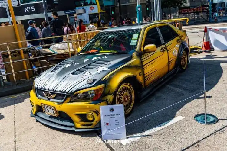 这台雷克萨斯ls200的涂鸦有点意思呀