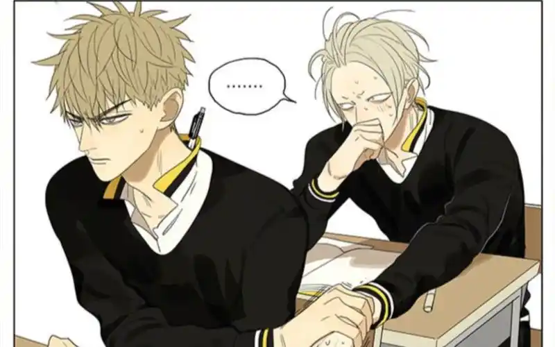 【19天漫画】见一上课捣乱,展希希给他手背上画了一坨～下课了见一跟