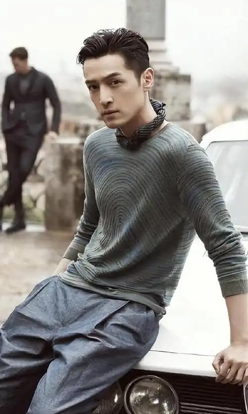 曝光41岁胡歌现状,胡子拉碴满脸沧桑,深夜发文疑似想退出娱乐圈