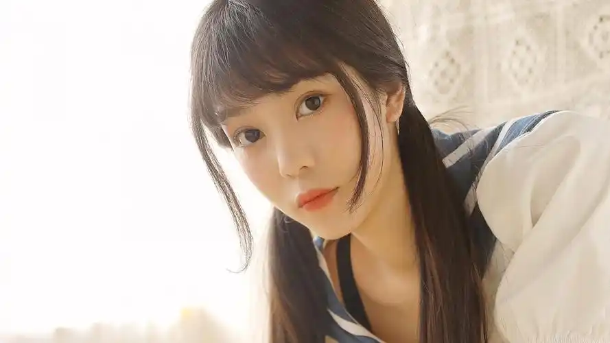 日本水手服少女图片-美女壁纸-高清美女图片-第4图-娟娟壁纸