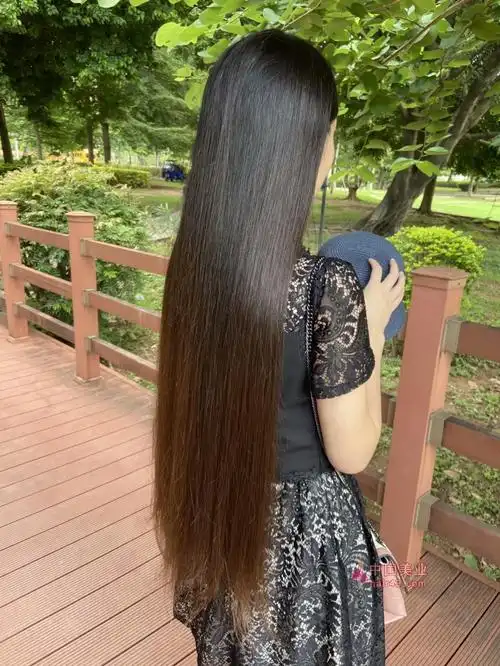 公园内剪去气质女律师73公分干净顺滑秀发-发之美515#_中国长发