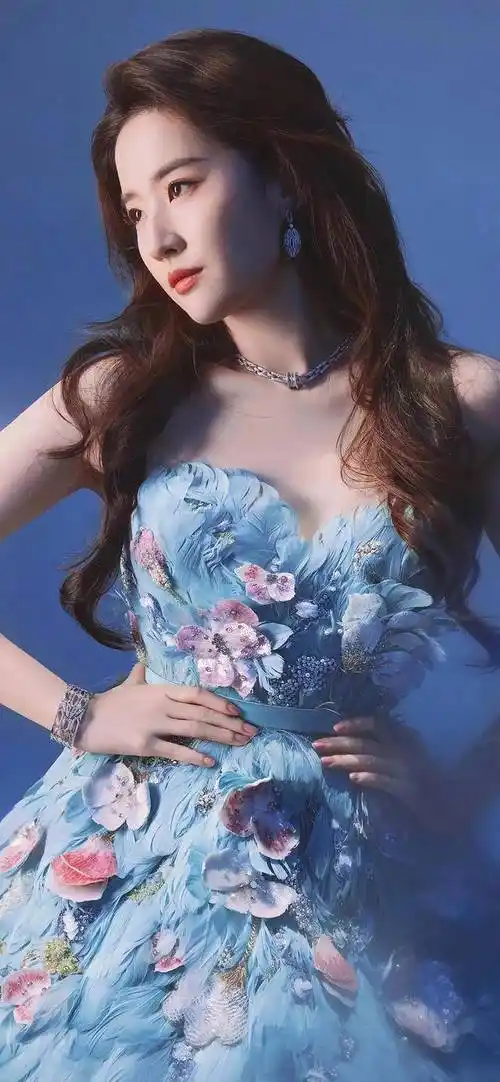 珍藏高清无水印壁纸|刘亦菲_玫瑰_云上