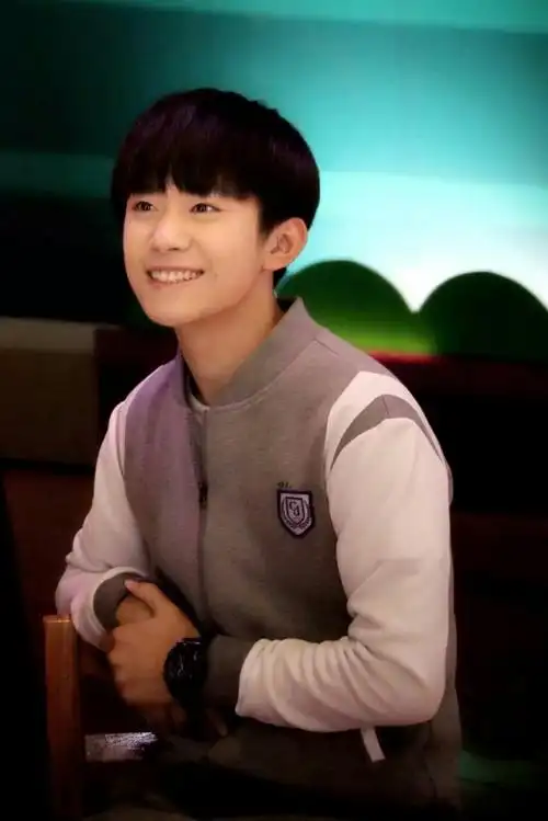 易烊千玺《尹柯》