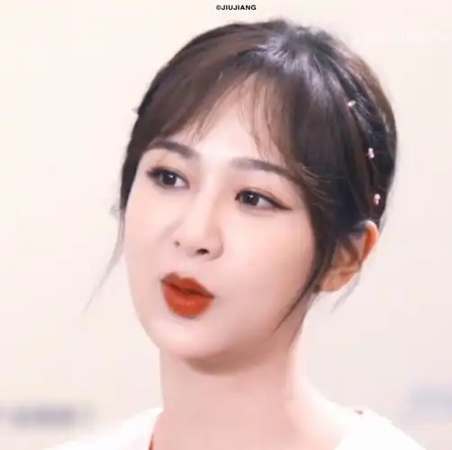 4月15日 12:18   关注  女爱豆头像 顾玖玫 女头 杨紫