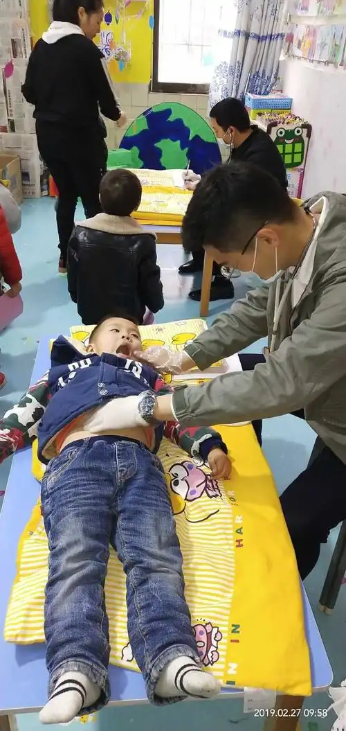 金蕾幼儿园一年一度的体检开始啦!