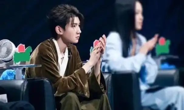 一部代表作都没有却高高在上当评委娱乐圈的闹剧何时结束