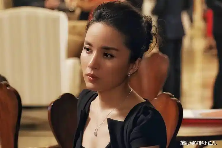 靳东二婚妻子原来是她?气质不输江珊,怪不得结婚13年恩爱如初!