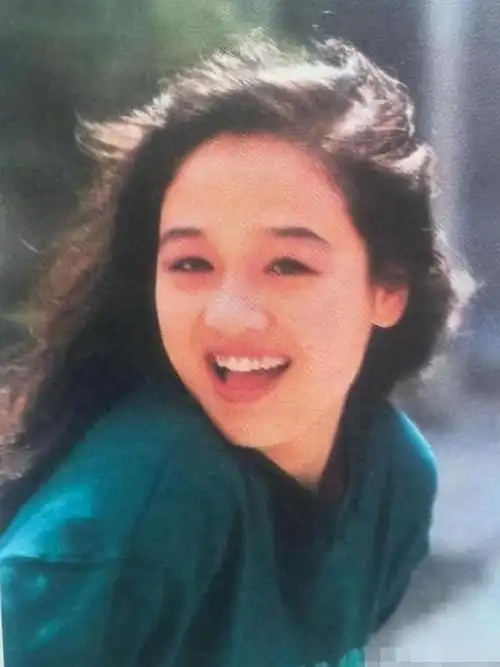 回顾伍宇娟:初恋贾宏声跳楼,被前夫误会儿子身世,今58岁仍单身