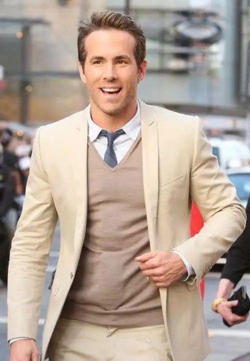 瑞安·雷诺兹(加拿大男演员)_尚可名片