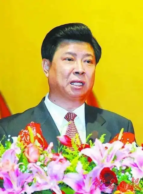 罗荫国从茂名市委副书记到茂名市人民政府市长,党组书记再到茂名市委