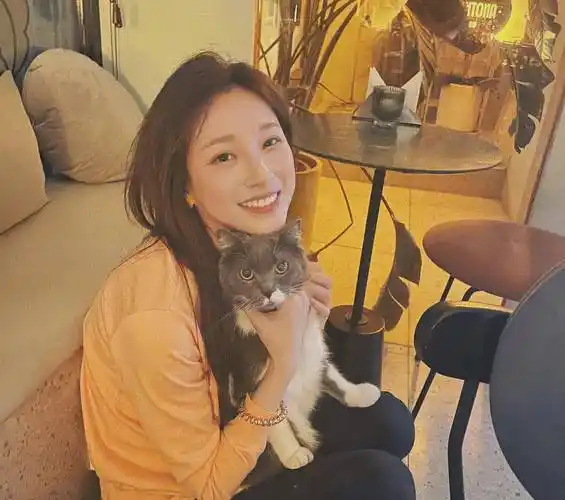 原创电视美女马凡舒晒生活照穿瑜伽裤秀大长腿马甲线明显惹人羡慕