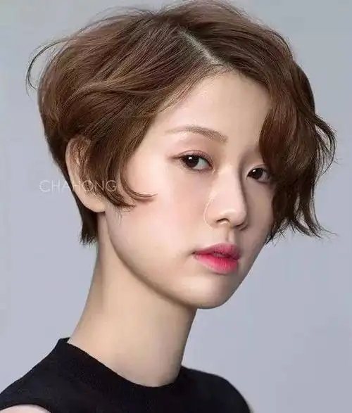 适合职场女性的短发 干练有型凸显气质_职场发型 - 美发站