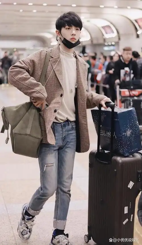 肖战私服照,第五张你见过吗?粉丝:"爱死了"