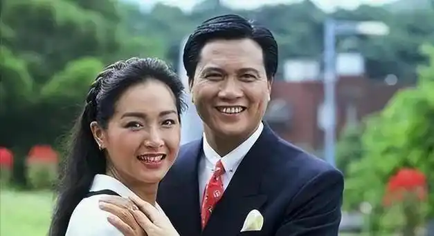 万梓良和恬妞离婚28年他做河南女婿46岁当爸爸她单身也有烦恼