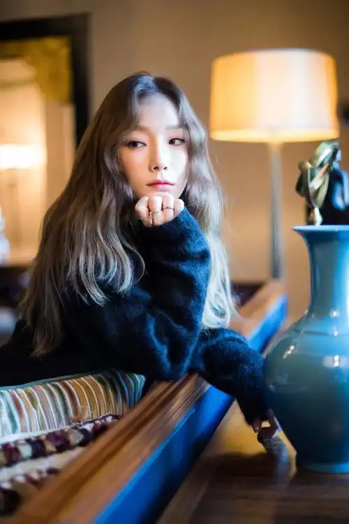 2k手机金泰妍室内写真超高清壁纸 - 韩国明星 - h128壁纸