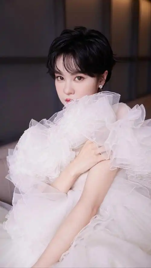 美女壁纸都155期—郁可唯