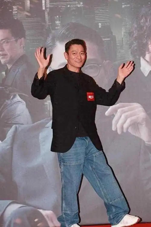 刘德华断崖式哀老白发苍苍皱纹显现网友泪目天王也老了