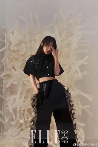 跨界女王李菲儿唯美时装大片来袭,百变的搭配,你最喜欢哪一款?