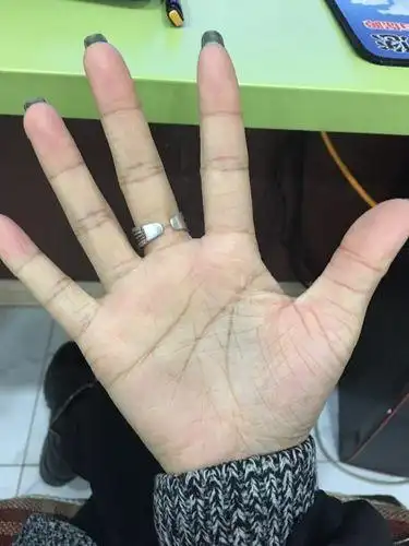 4,罕见好命女人手相