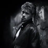 微信头像男成熟抽烟【点击鼠标右键下载】