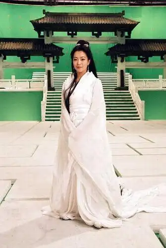 有多少人以为金喜善是人造美女?人家明明从小美到大