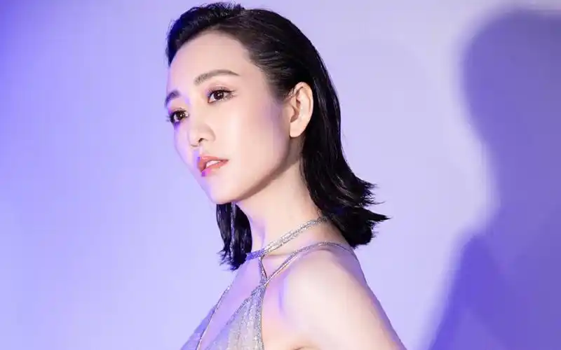 王鸥性感优雅写真桌面壁纸