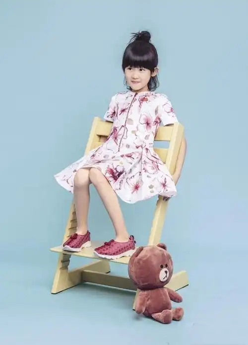 有种"长大"叫陆毅女儿,如今瓜子脸大长腿,美到不敢认|鲍蕾|陆雨萱