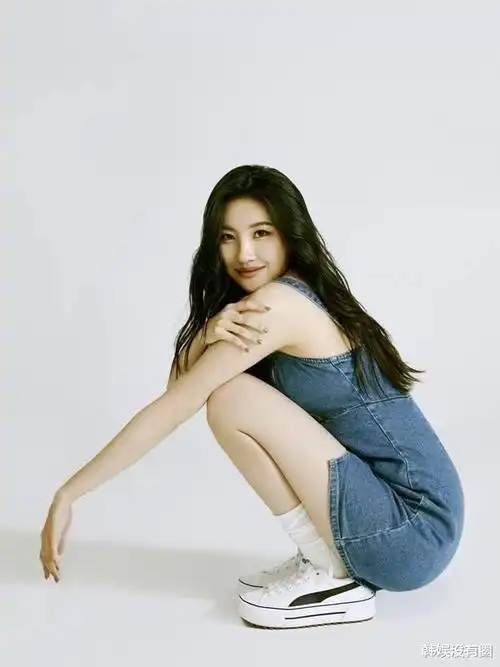 清纯妖精南韩腿精宣美puma画报公开大秀好身材