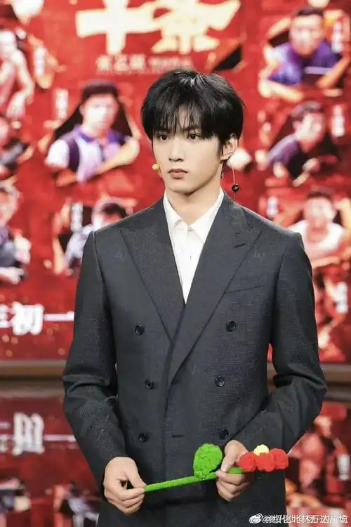 刘耀文超话"等我长高长壮,我要保护我身边的人"@时代少年团-刘耀文