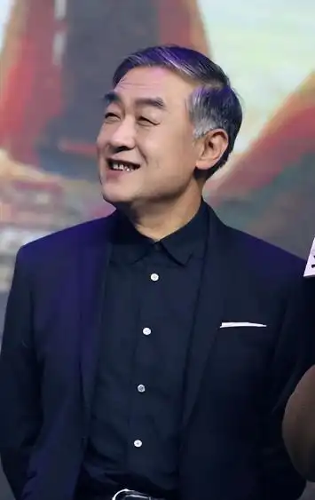 李建义:演太监吴良辅出名,吃百家饭知恩图报,今64岁却坚持拍戏