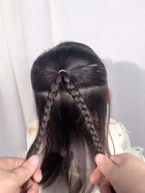 女儿穿汉服旗袍都可以扎的古风发型,儿童编发-度小视