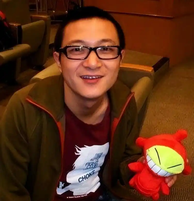 曾剑的个人资料简介(娶二婚演员妻子梅婷,婚后将她宠成宝,一家四口