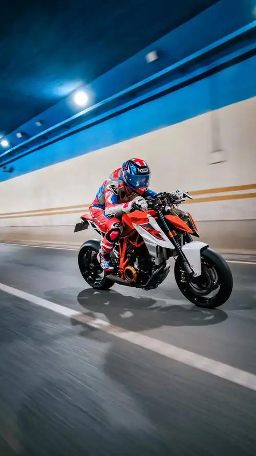 比较喜欢把腿打开.ktmr2r super duke r @ - 抖音