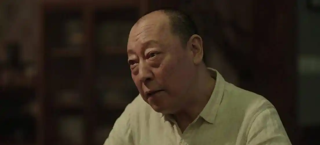 《纵有疾风起》更新近半,62岁的倪大红太过出彩,抢了靳东的风头_儿子