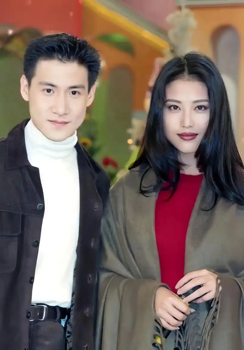 周海媚的红唇真的好美.#抖音图文来了 #周海媚 这是周海媚和 - 抖音