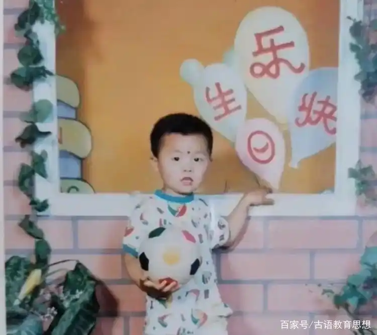 错换人生:姚策和郭威童年照曝光,谁是亲生的一目了然!