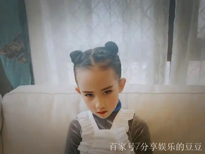 多妹黄少艾的"百变大咖秀",画风多变,颜值高怎么变都好看