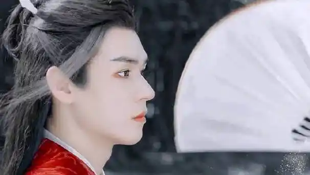 红衣温客行 封神#《山河令》中龚俊饰演的温客行这红衣简直封神啊,"