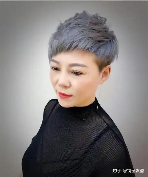 中老年女性发型别瞎剪选这18款就对了洋气利落显年轻