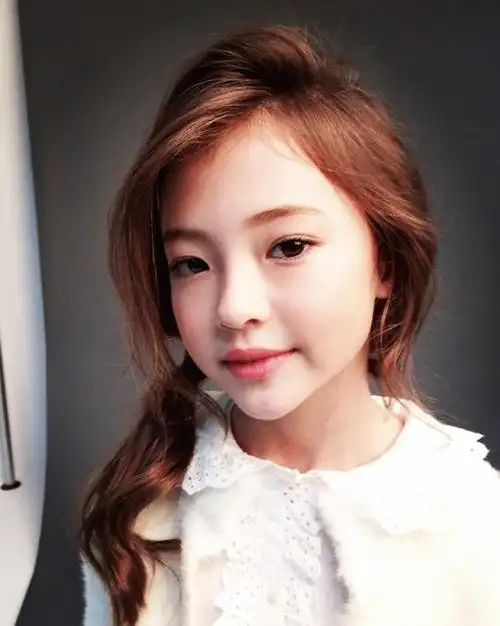 神似宋慧乔,这个10岁美韩混血小姑娘,童颜简直是小仙女本仙啊!