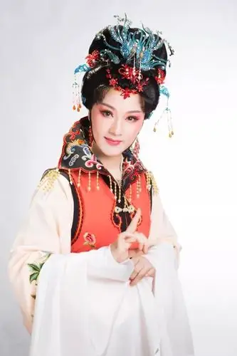 孝乐越剧女王方亚芬多变唱腔让你过足戏瘾