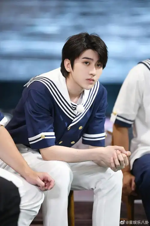 1 蔡徐坤《奔跑吧》最新预告图