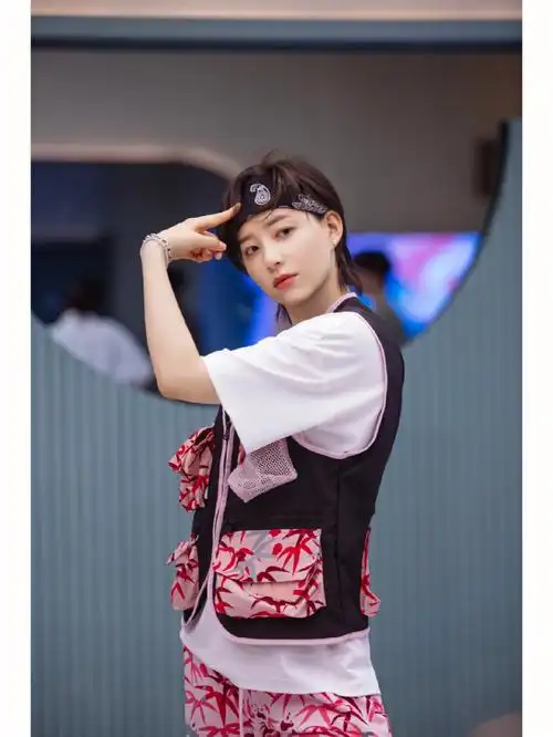 舞台王者李斯丹妮来炸场了