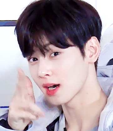 他在韩国被称为脸蛋天才到底是什么神仙长相