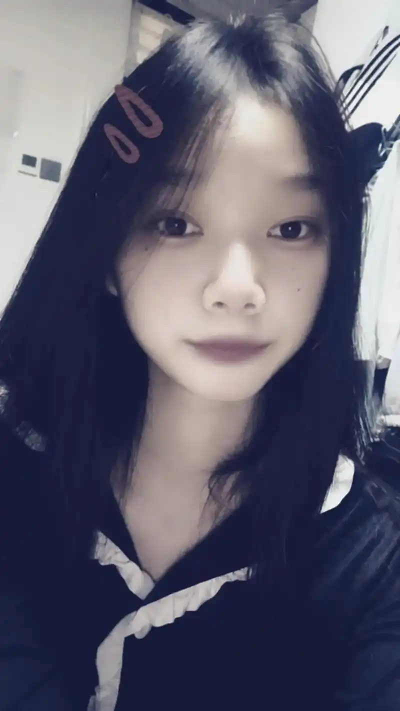 惊易烊千玺女友照片流出