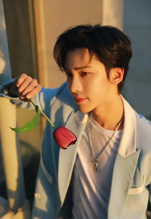 丁泽仁蓝色西服帅气图片57