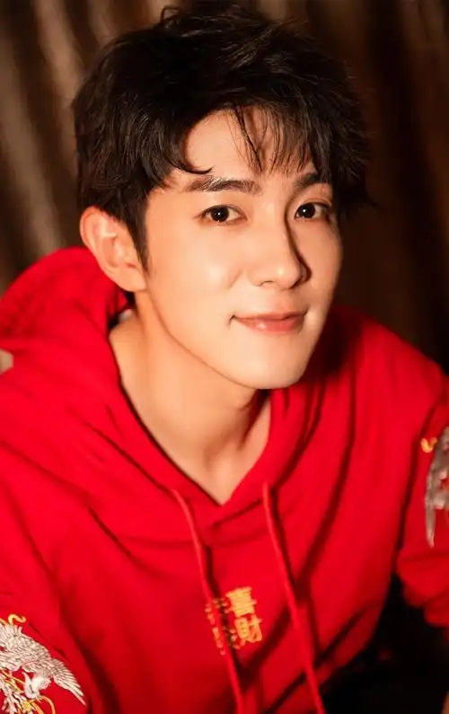 季肖冰图片 季肖冰帅气写真图片