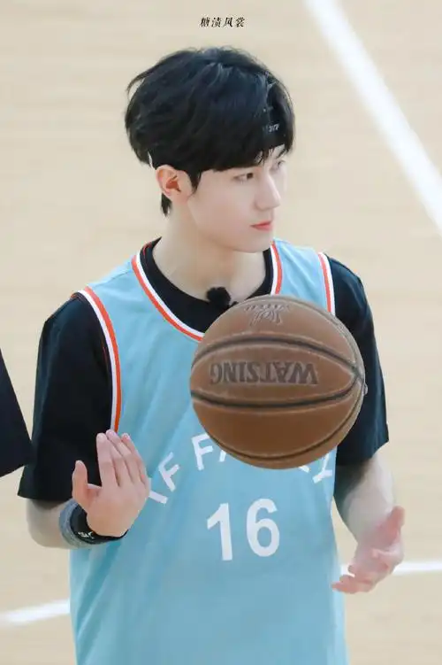 张真源超话90#张真源 荷尔蒙引爆点#98#张真源负角度进球#篮球