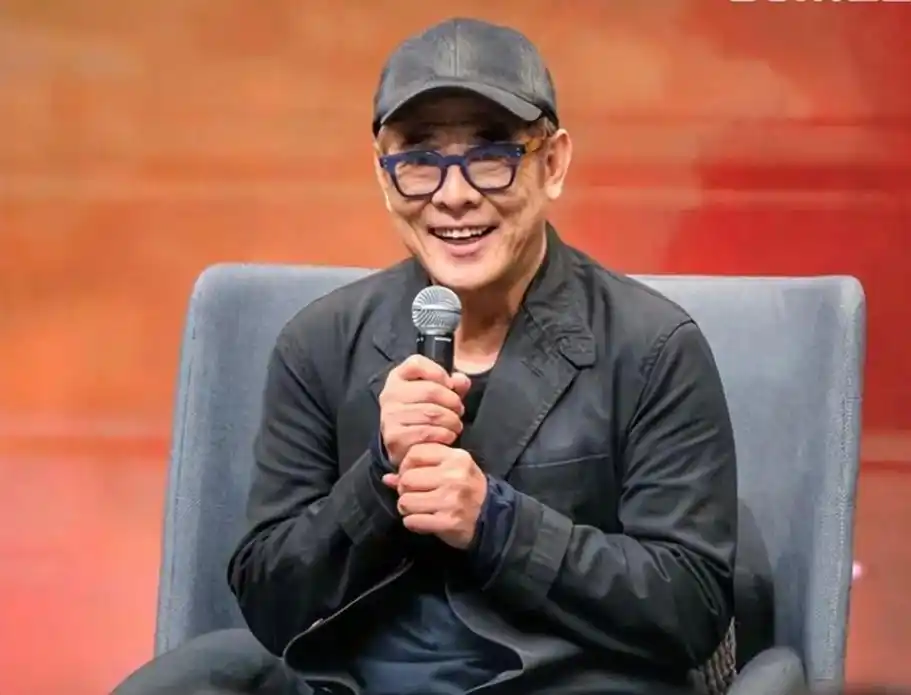 李连杰:从功夫巨星到温馨爷爷,他的家庭生活探秘