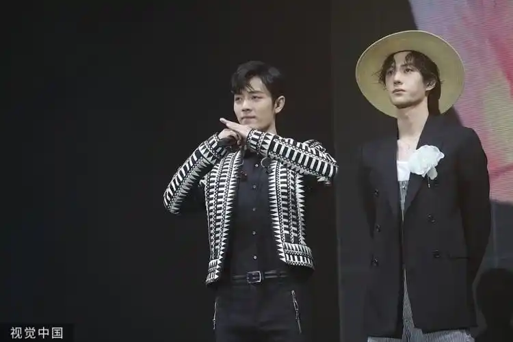 回忆杀肖战情至深处感动落泪王一博作揖正式拜别众人不舍